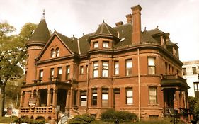 The Redstone Inn And Suites